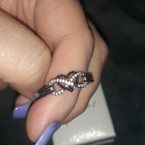 Beautiful Ring - Picture 3 of 4